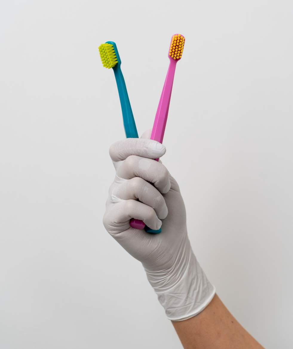 Ваш арсенал улыбки: научитесь выбирать щетку, которая подходит именно вам. Подготовка к имплантации